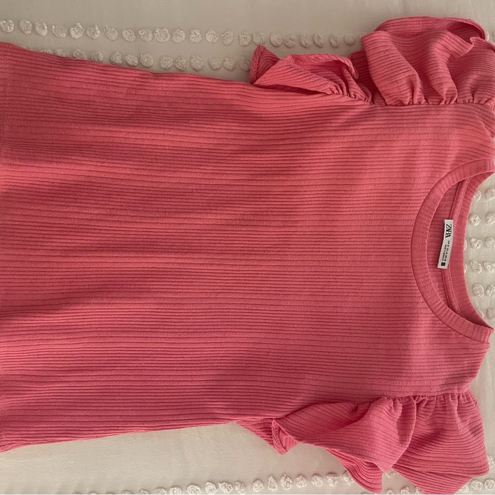 Cute Pink Zara ruffled sleeve top!!